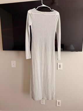 Mauri Light Gray Long-Sleeve Maxi Dress